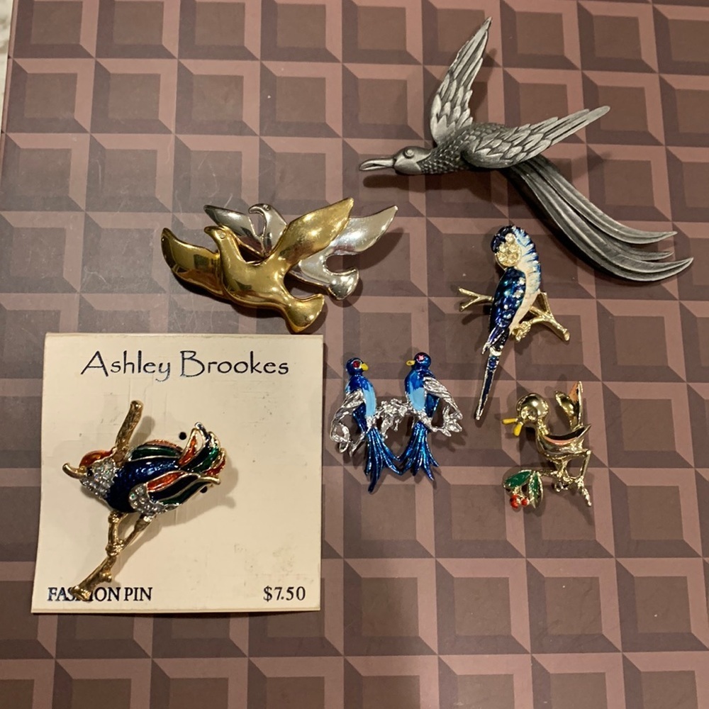 Six Bird Brooches‎